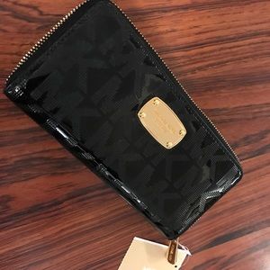 Brand New Michael Kors Wallet